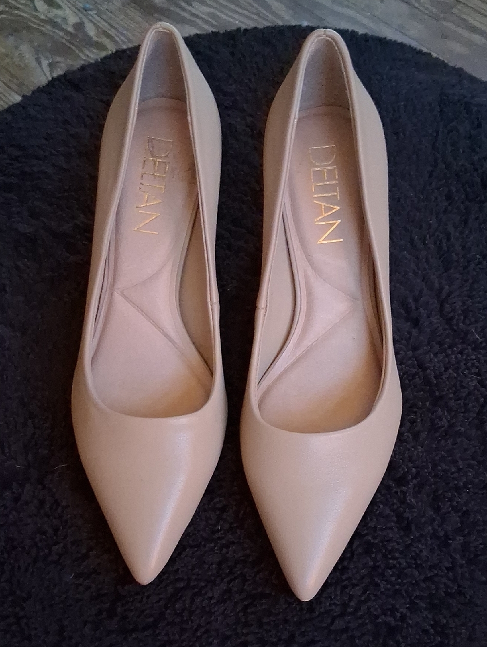 Deltan Beige Pointed Toe Leather Pump